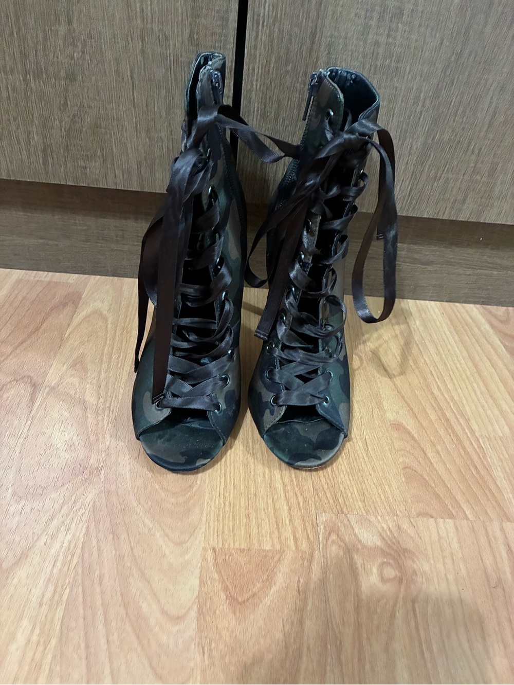 Aldo - Lace-Up Camouflage Peep-Toe Heels - Women's Green Camo